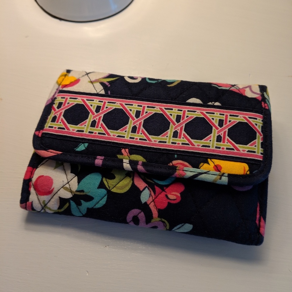 Flower Design Vera Bradley Wallet NWOT